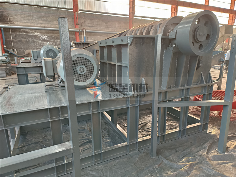 1600型廢鋁粉碎機(jī)金屬粉碎機(jī)廠家設(shè)備實拍